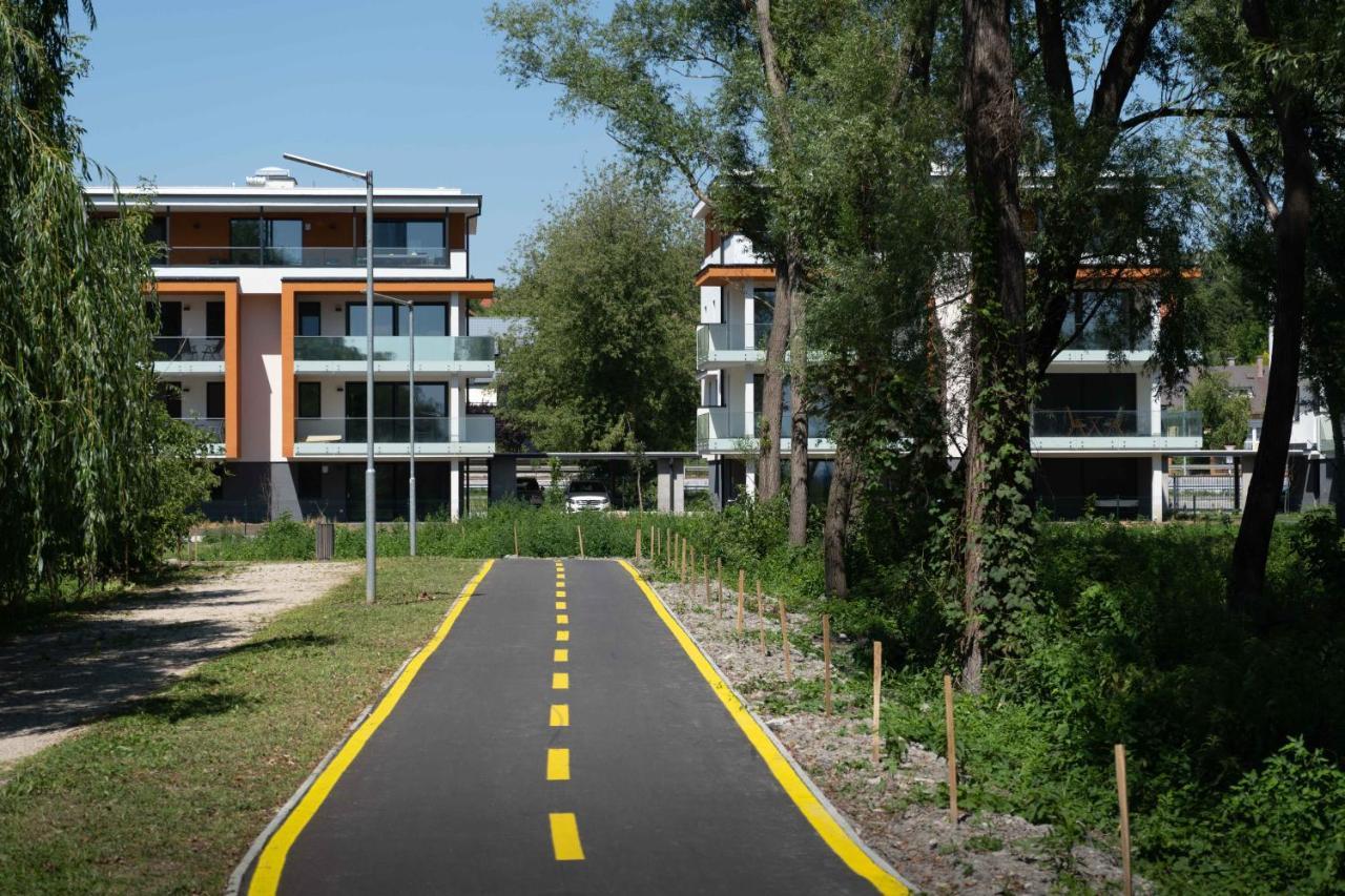 Appartement Fuzliget Surf Garden à Balatonfůzfő Extérieur photo