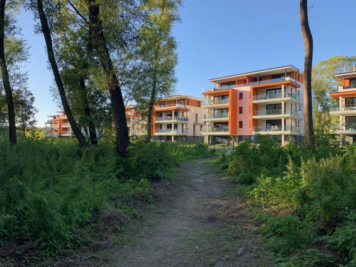 Appartement Fuzliget Surf Garden à Balatonfůzfő Extérieur photo