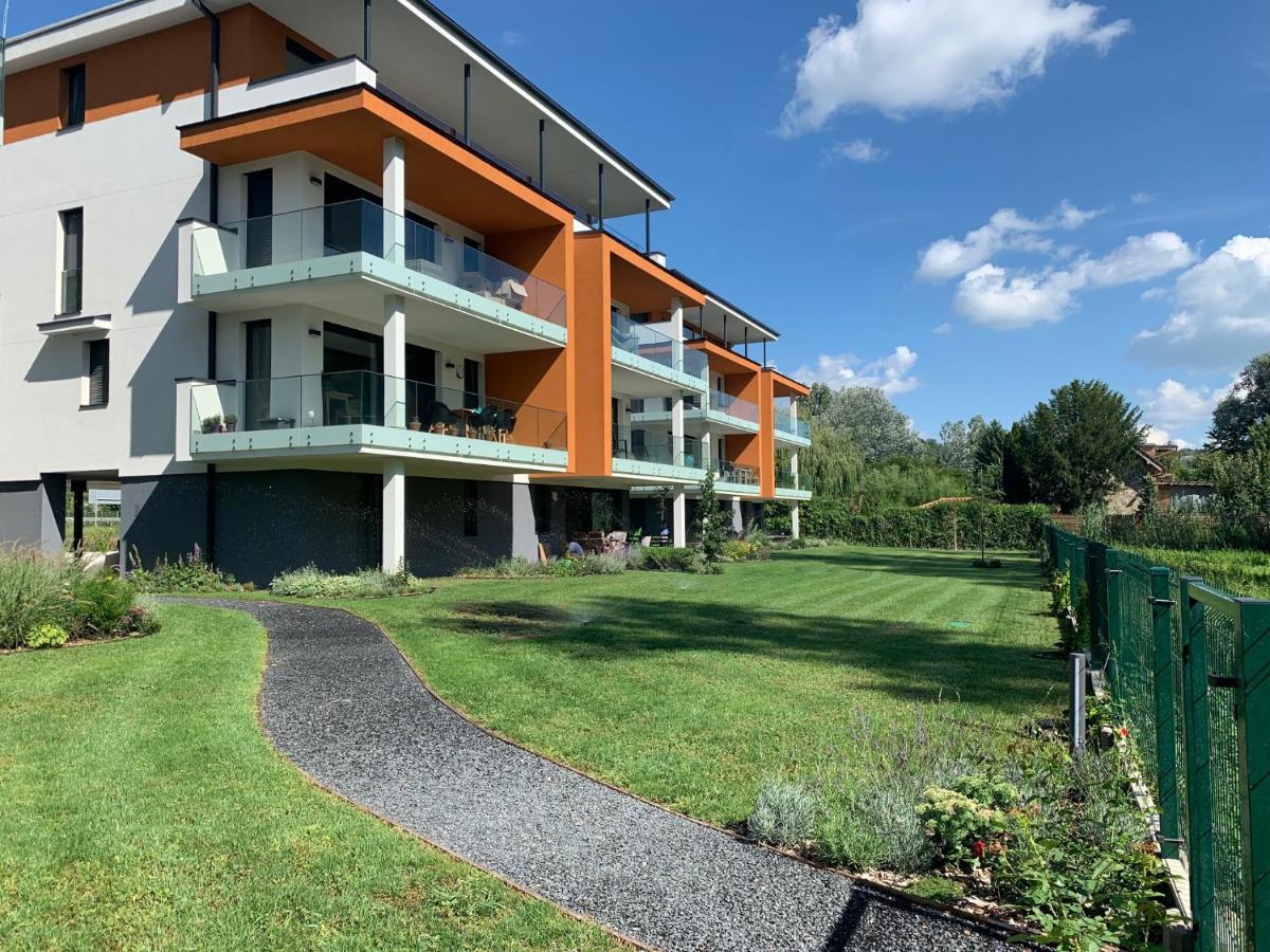 Appartement Fuzliget Surf Garden à Balatonfůzfő Extérieur photo